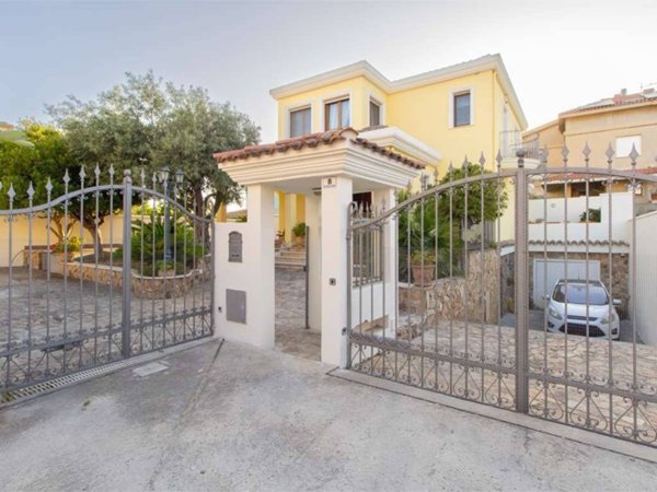 appartamento in vendita a Cagliari in zona Monreale