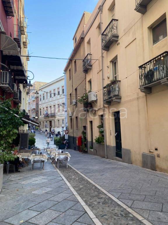 negozio in vendita a Cagliari in zona Castello