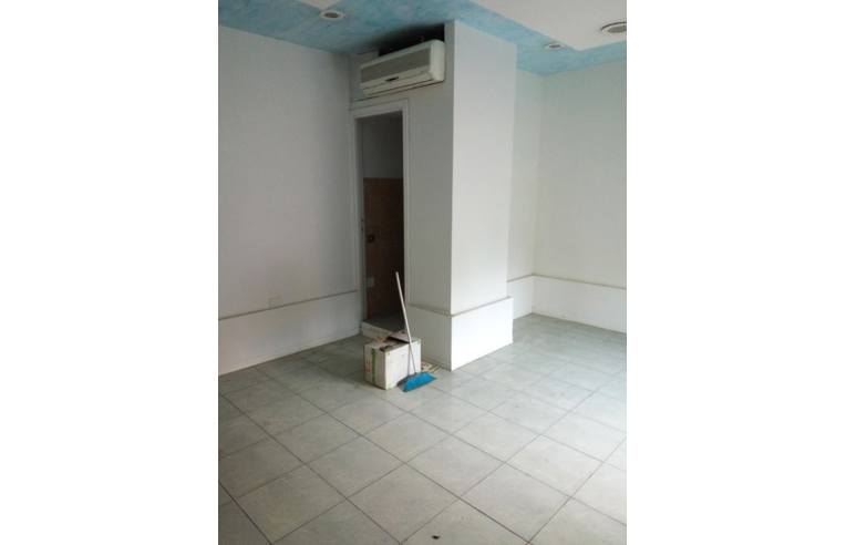 locale commerciale in vendita a Cagliari