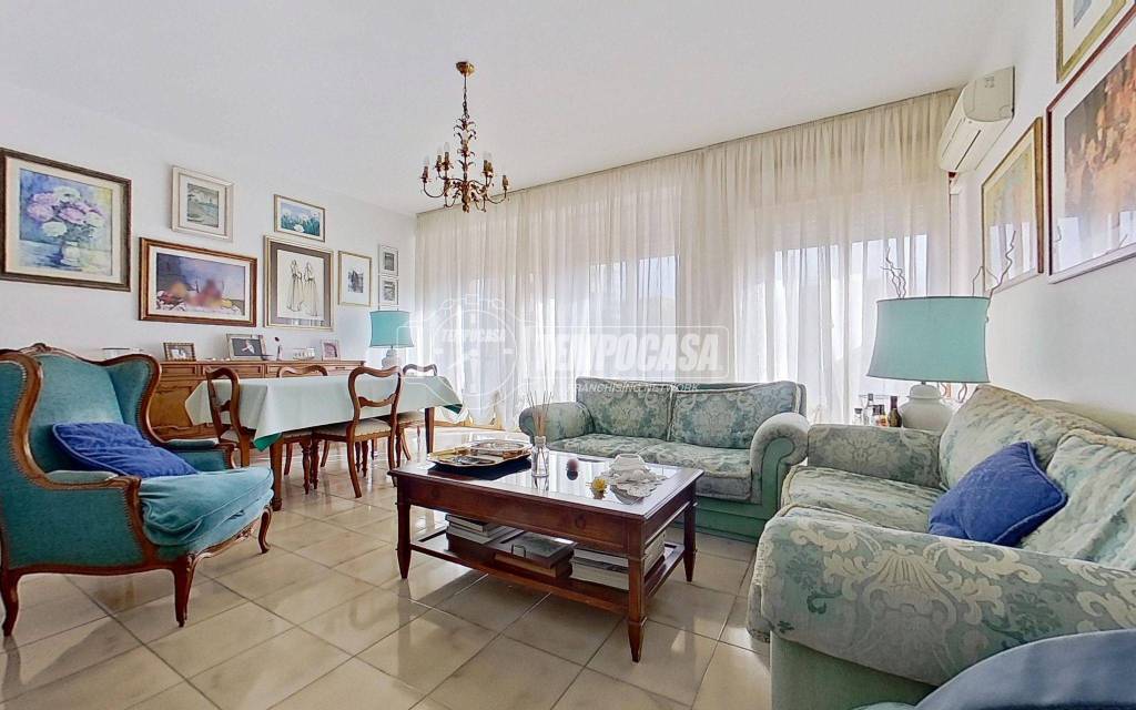 appartamento in vendita a Cagliari in zona Bonaria