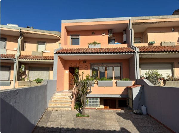 casa indipendente in vendita a Cagliari in zona Quartiere Europeo