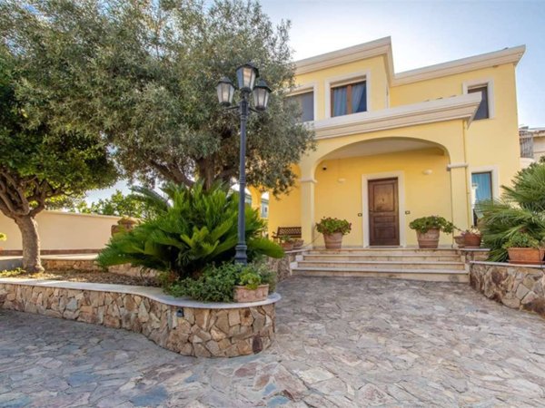 appartamento in vendita a Cagliari in zona Monreale