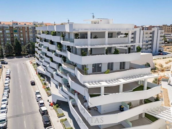 appartamento in vendita a Cagliari in zona Fonsarda / zona Giudici