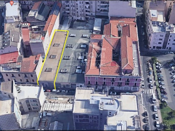 negozio in vendita a Cagliari in zona Bonaria