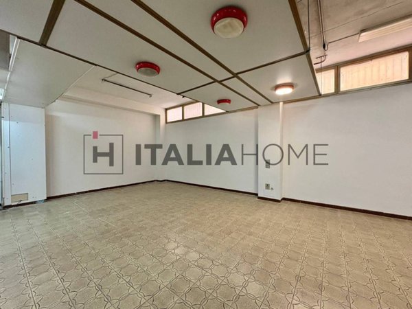 locale commerciale in vendita a Cagliari in zona San Benedetto