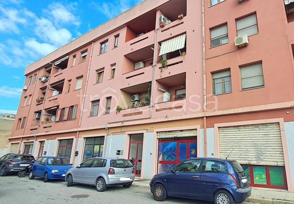 negozio in vendita a Cagliari in zona Sant'Avendrace