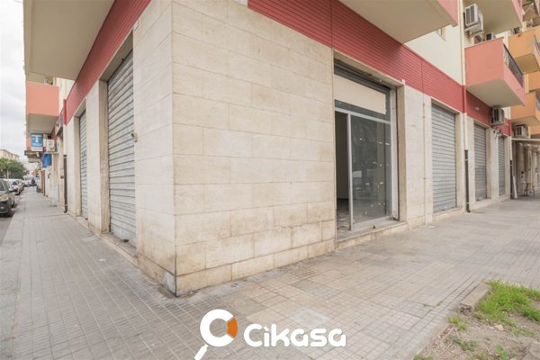 negozio in vendita a Cagliari in zona Is Mirrionis/San Michele