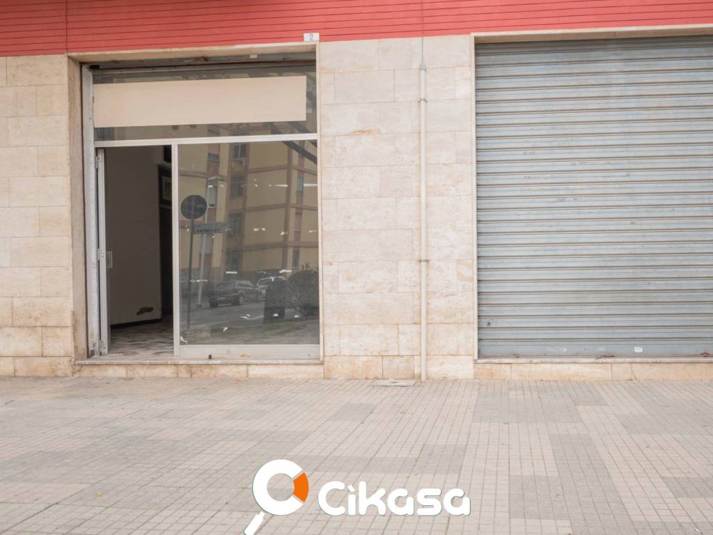 negozio in vendita a Cagliari in zona Is Mirrionis/San Michele