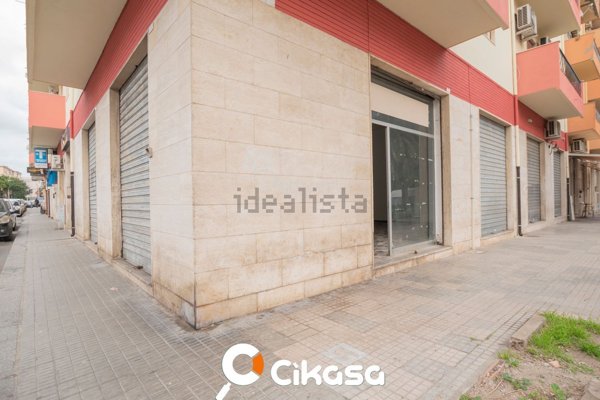 locale commerciale in vendita a Cagliari in zona Is Mirrionis/San Michele