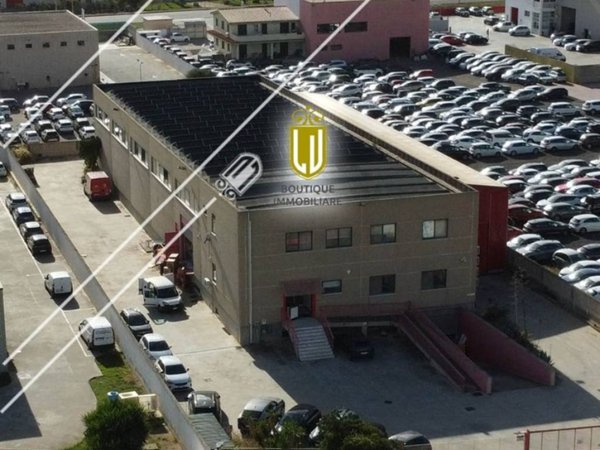 negozio in vendita a Cagliari in zona Sant'Avendrace