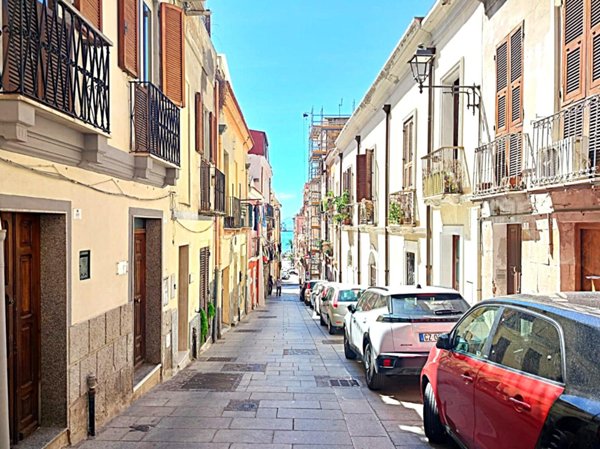 appartamento in vendita a Cagliari in zona Marina