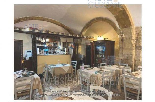 negozio in vendita a Cagliari in zona Marina