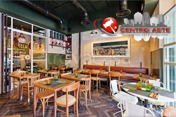 negozio in vendita a Cagliari in zona Marina