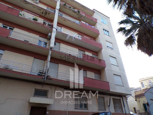 appartamento in vendita a Cagliari in zona Villanova