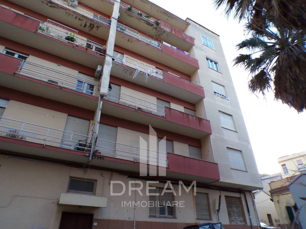 appartamento in vendita a Cagliari in zona Villanova
