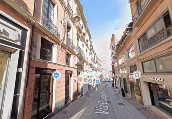 negozio in vendita a Cagliari in zona Marina