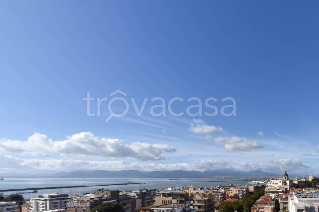 appartamento in vendita a Cagliari in zona Bonaria
