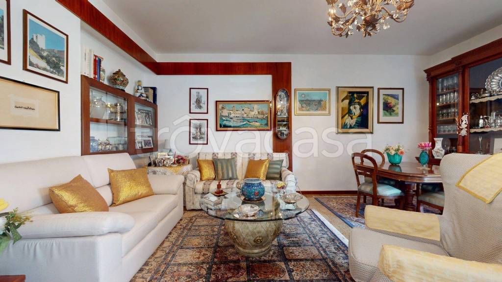 appartamento in vendita a Cagliari in zona Quartiere del Sole / La Palma