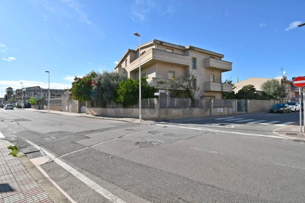 appartamento in vendita a Cagliari in zona Pirri