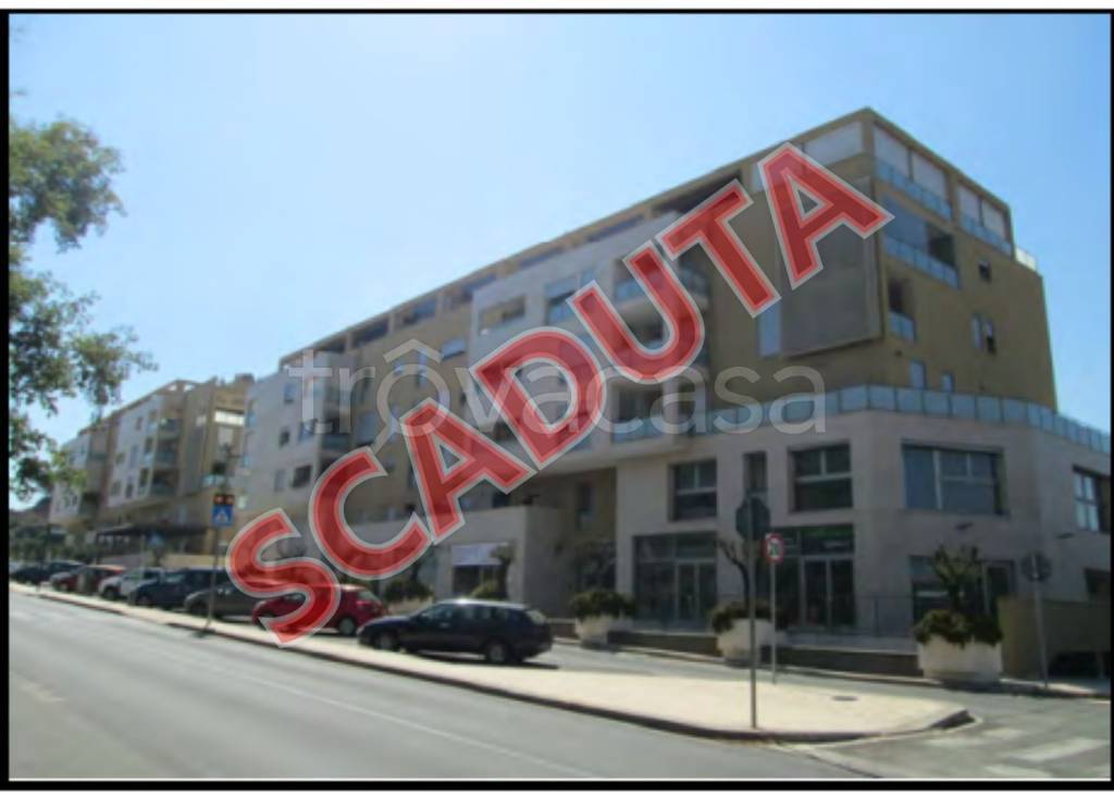 locale commerciale in vendita a Cagliari in zona Tuvixeddu/Tuvumannu