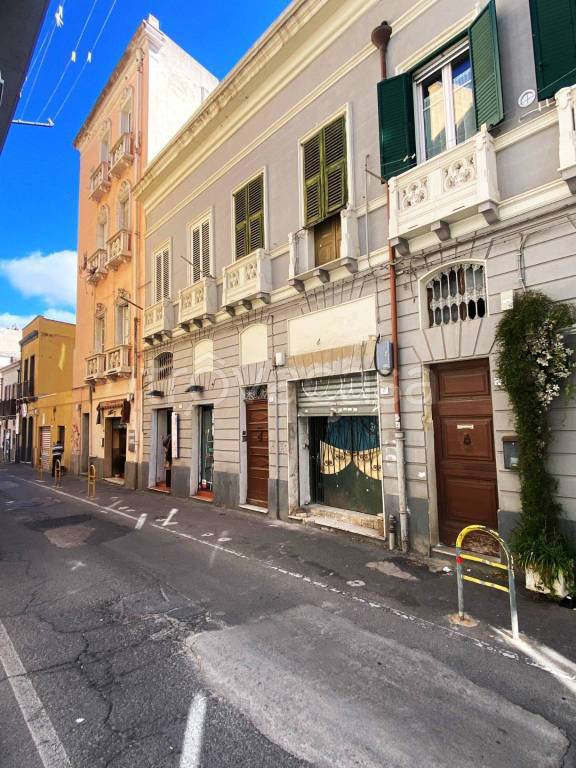 negozio in vendita a Cagliari in zona Villanova