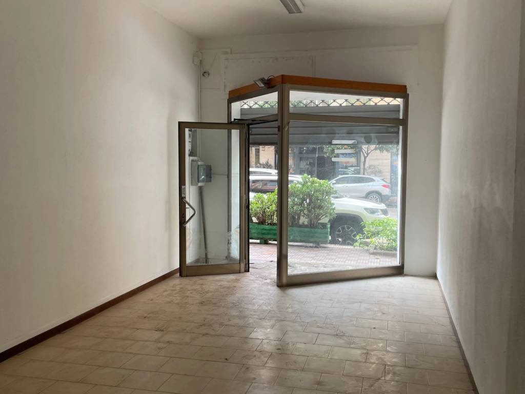 negozio in vendita a Cagliari in zona San Benedetto