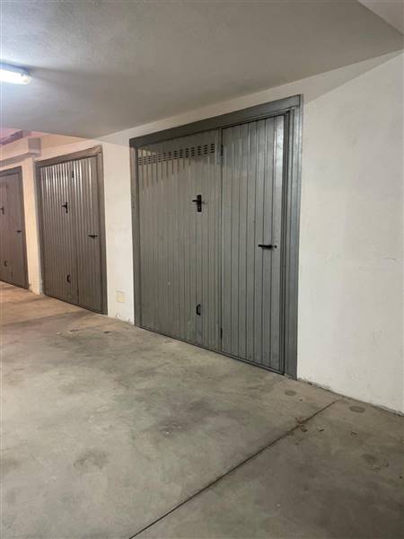 locale commerciale in vendita a Cagliari in zona Pirri