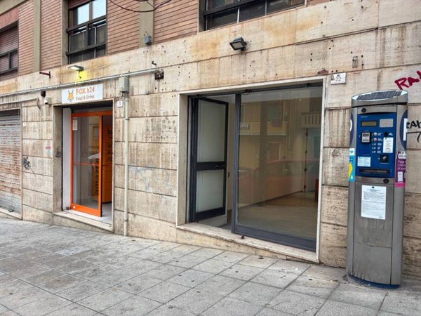 negozio in vendita a Cagliari in zona Castello