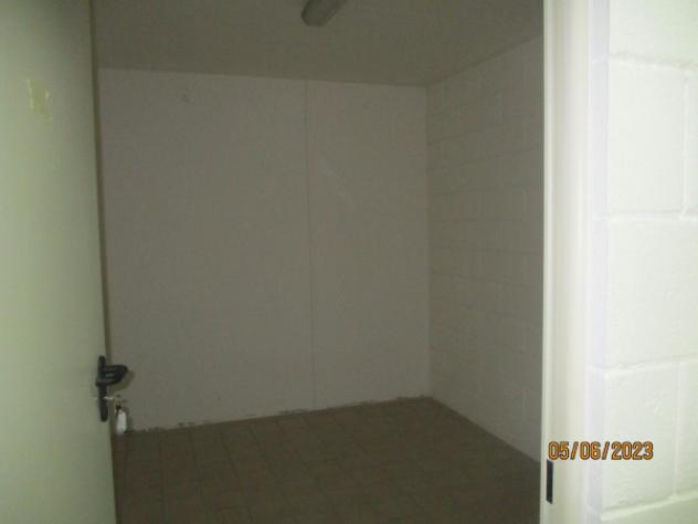 locale commerciale in vendita a Cagliari in zona Tuvixeddu/Tuvumannu