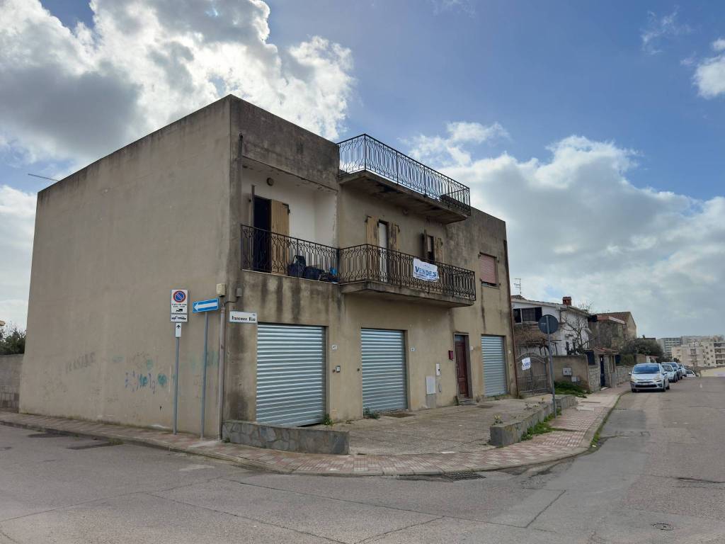 casa indipendente in vendita a Cagliari in zona Pirri