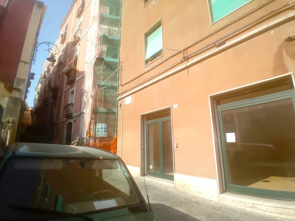 negozio in vendita a Cagliari in zona Castello