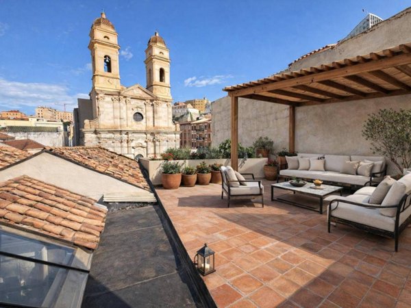 appartamento in vendita a Cagliari in zona Marina