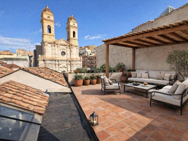 appartamento in vendita a Cagliari in zona Marina