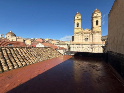 appartamento in vendita a Cagliari in zona Marina