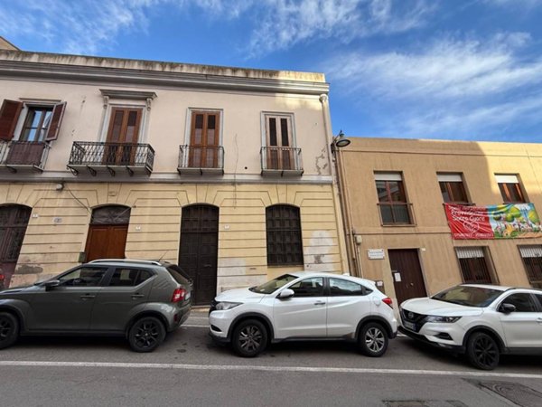 casa indipendente in vendita a Cagliari in zona Villanova