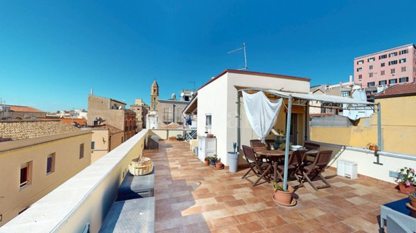 appartamento in vendita a Cagliari in zona Marina