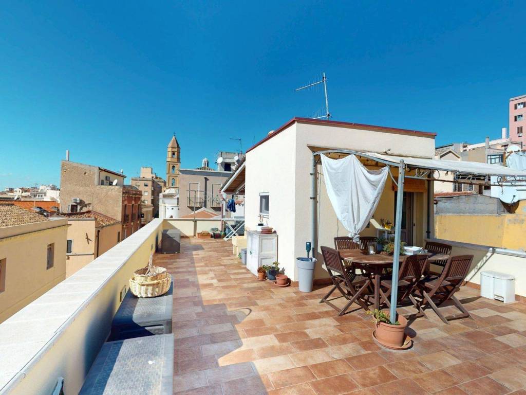 appartamento in vendita a Cagliari in zona Marina