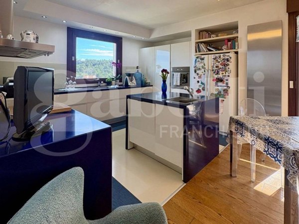 appartamento in vendita a Cagliari in zona Bonaria