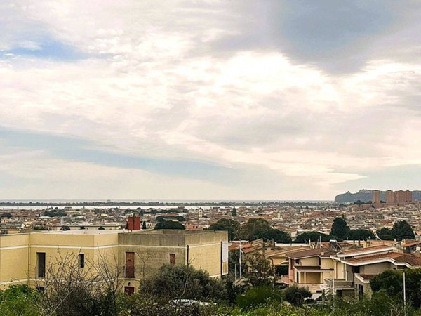 casa indipendente in vendita a Cagliari in zona Pirri