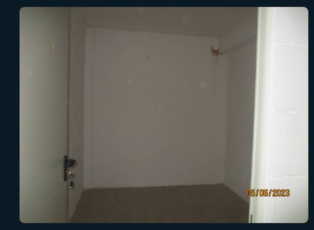 locale commerciale in vendita a Cagliari in zona Tuvixeddu/Tuvumannu