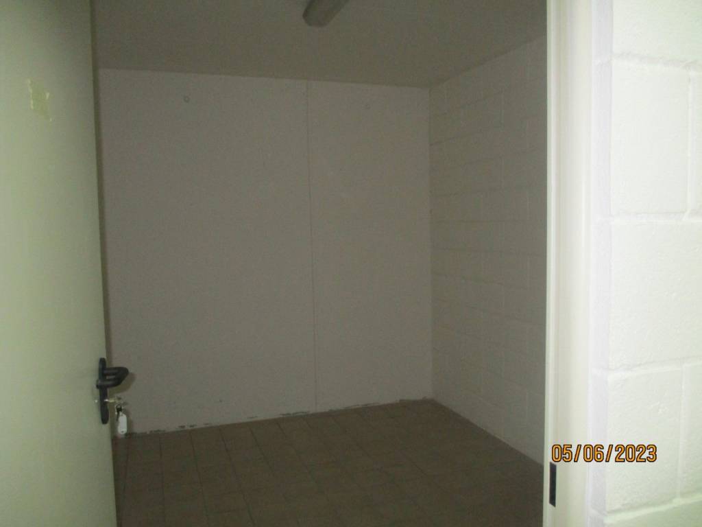 locale commerciale in vendita a Cagliari in zona Tuvixeddu/Tuvumannu