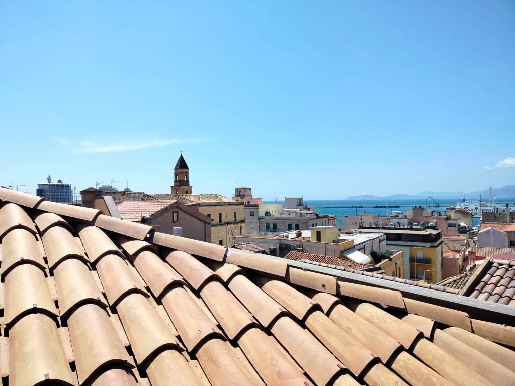 appartamento in vendita a Cagliari in zona Marina