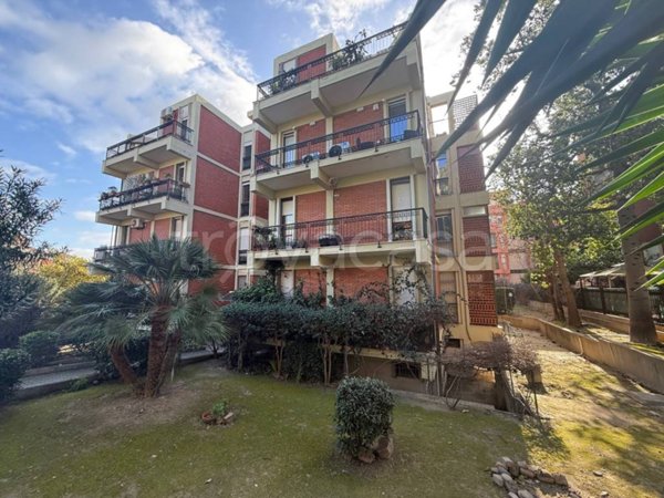 appartamento in vendita a Cagliari in zona Genneruxi