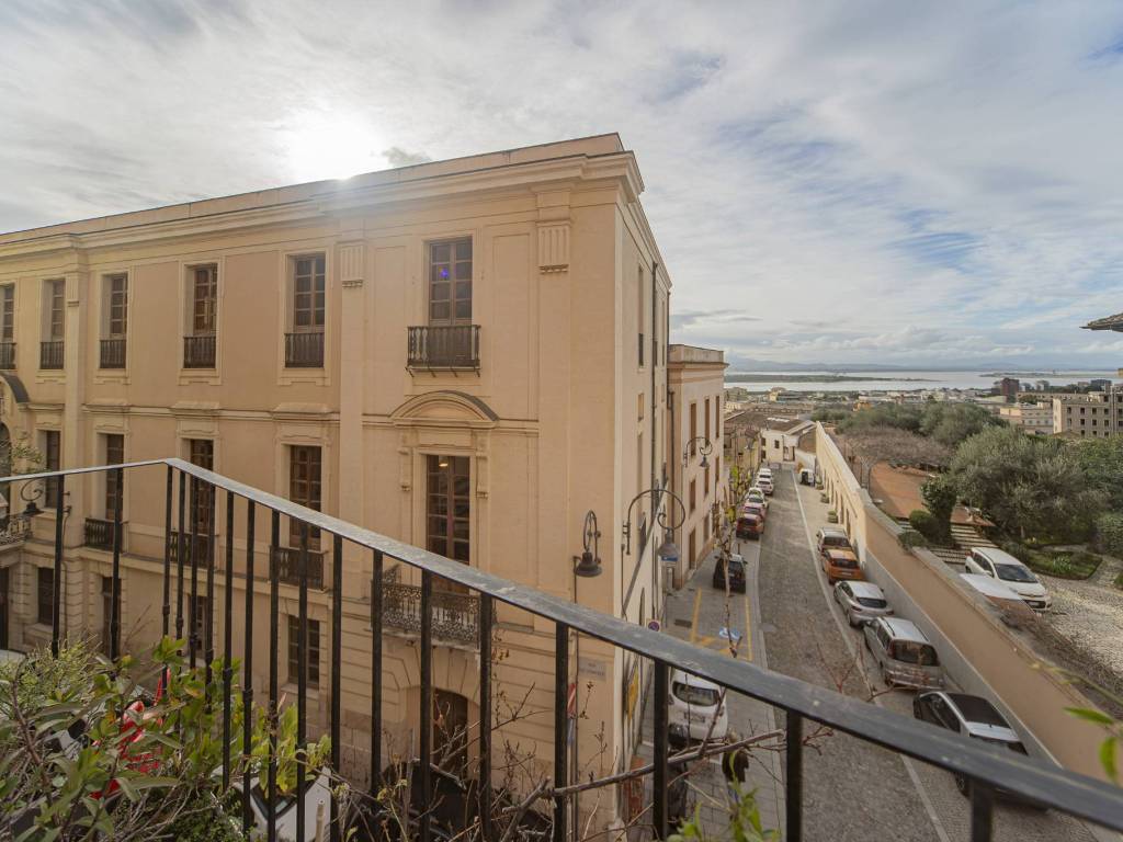 appartamento in vendita a Cagliari in zona Castello
