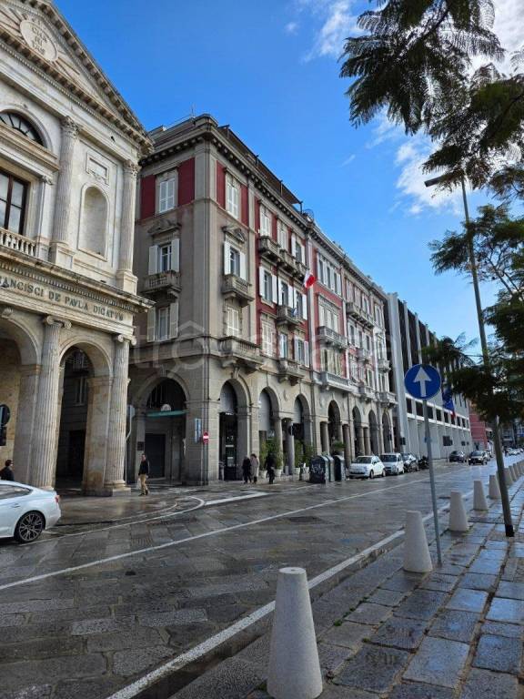 appartamento in vendita a Cagliari in zona Marina