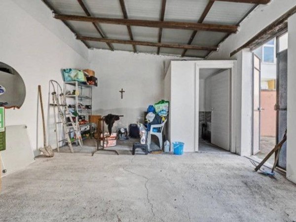 negozio in vendita a Cagliari in zona Tuvixeddu/Tuvumannu