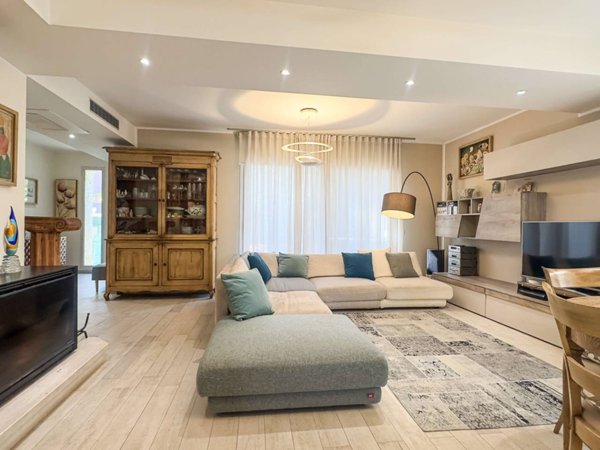 casa indipendente in vendita a Cagliari in zona Pirri