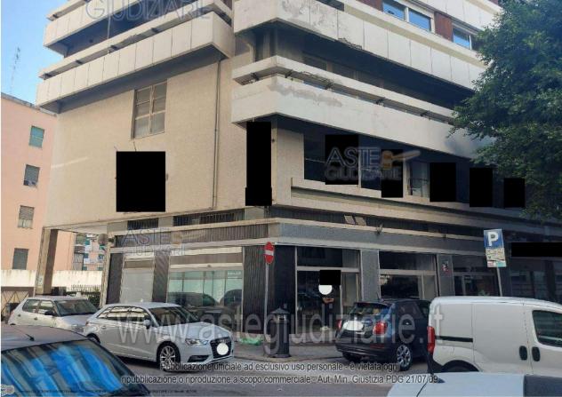 negozio in vendita a Cagliari in zona Tribunale