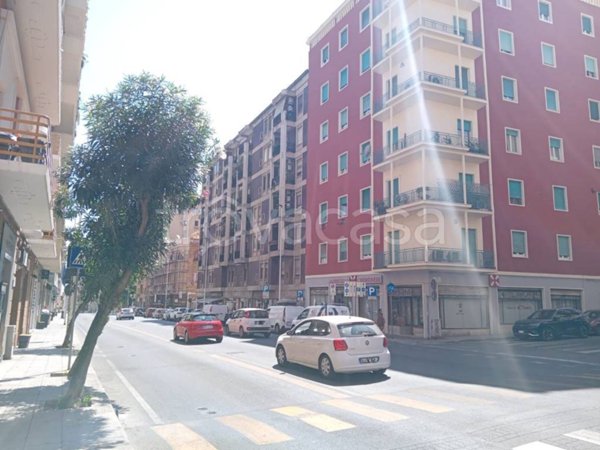 negozio in vendita a Cagliari in zona Villanova