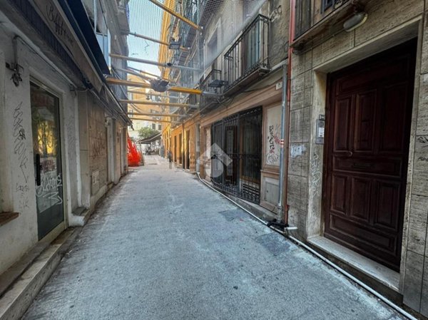 negozio in vendita a Cagliari in zona Marina